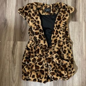 Very soft New Condition with hoodie Love Tree